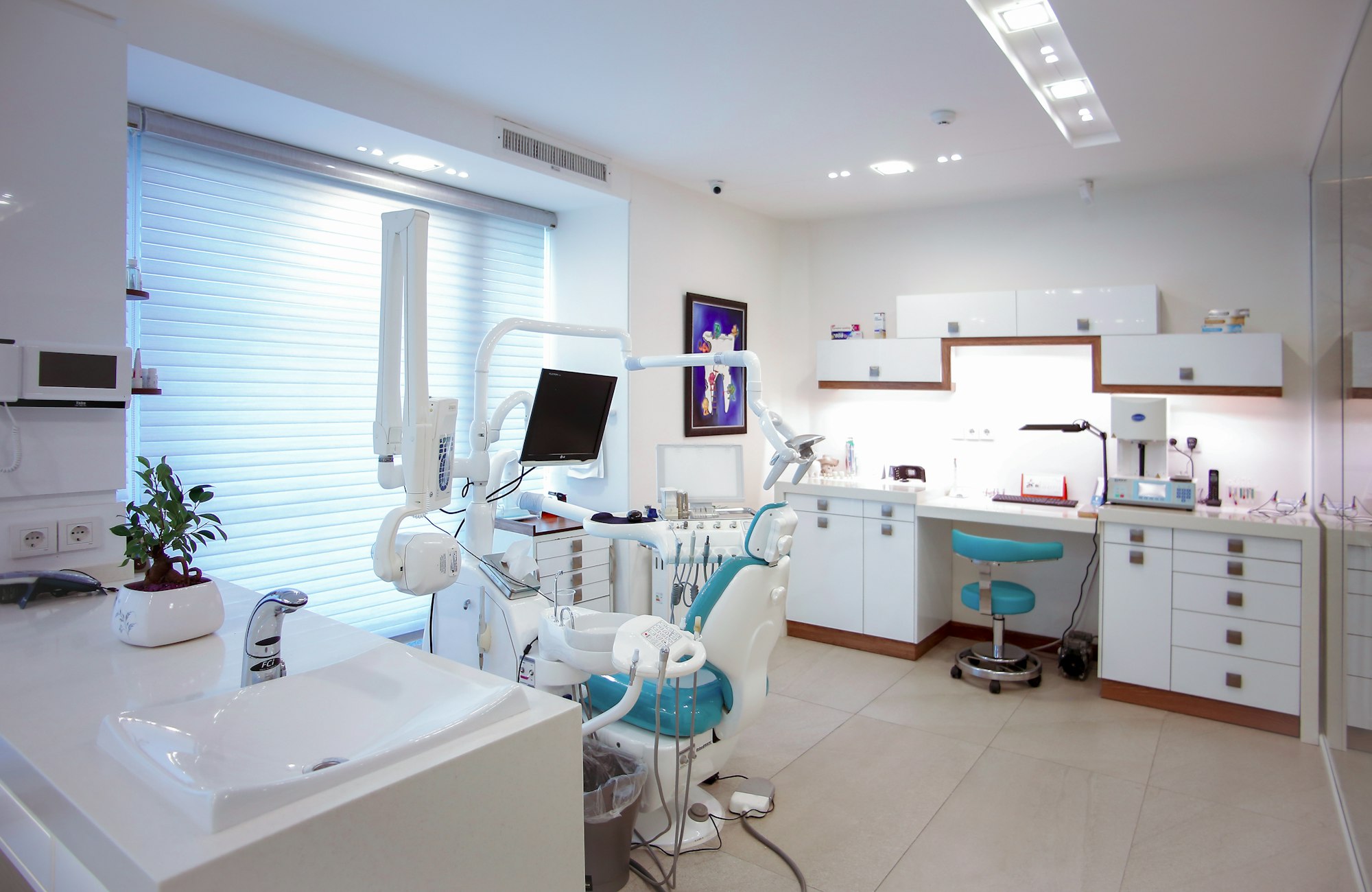 Modern dental treatment room